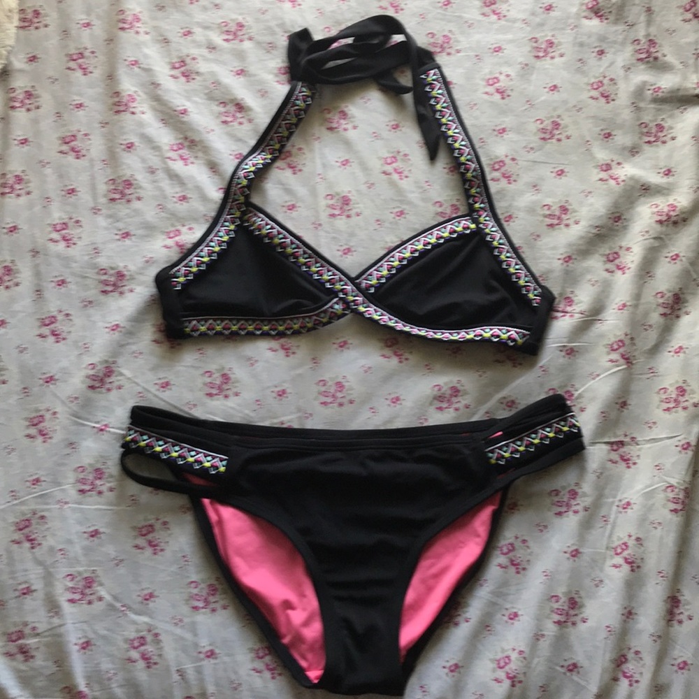 Black bikini